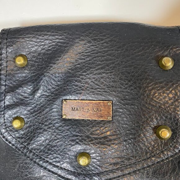 Matt & Nat Women's Black Vegan Leather Shoulder Bag Hobo Bag Satchel Medium - Picture 3 of 12